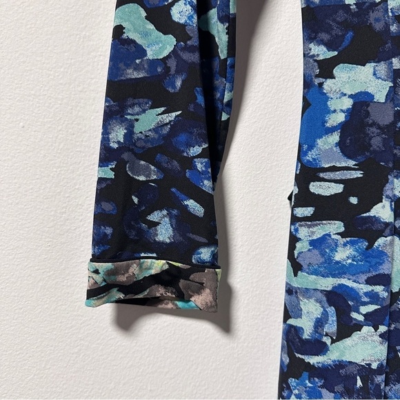 BCBGmaxazria Adele Navy Blue Floral Multicolor Wrap Dress Deep V-Neck Size Small - Picture 13 of 15